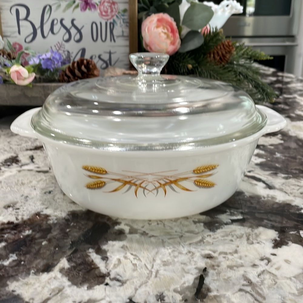 Vintage Fire King Golden Wheat 8.25” round casserole dish (no. 450) & Lid